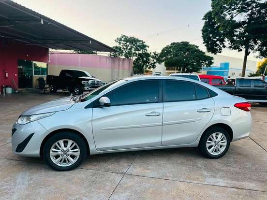 TOYOTA-YARIS-2019
