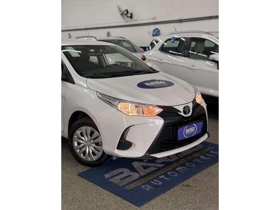 TOYOTA-YARIS-2024