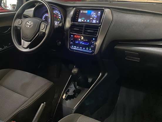 TOYOTA-YARIS-2024