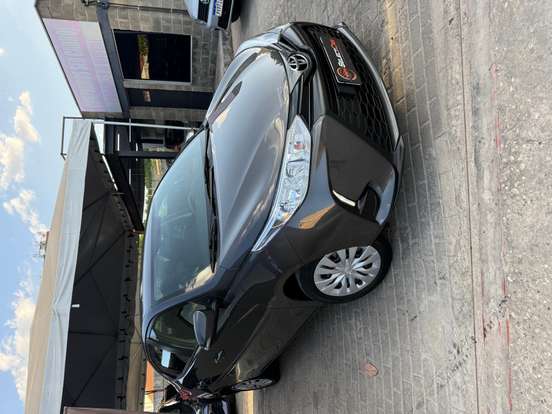 TOYOTA-YARIS-2024