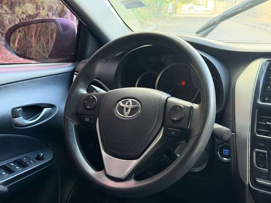 TOYOTA-YARIS-2019