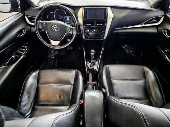 TOYOTA-YARIS-2021
