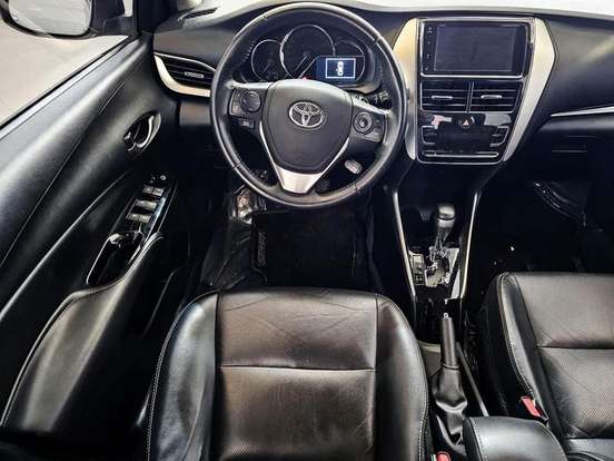TOYOTA-YARIS-2021