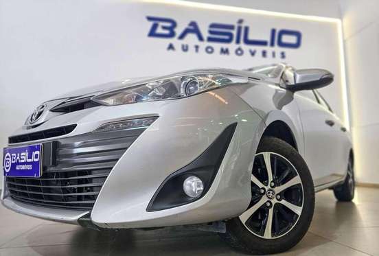 TOYOTA-YARIS-2021