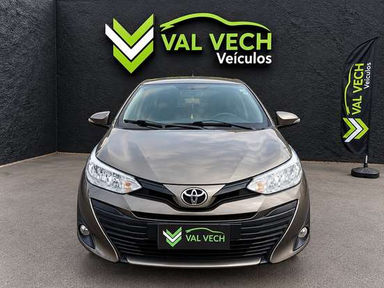 TOYOTA-YARIS-2019