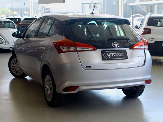 TOYOTA-YARIS-2024