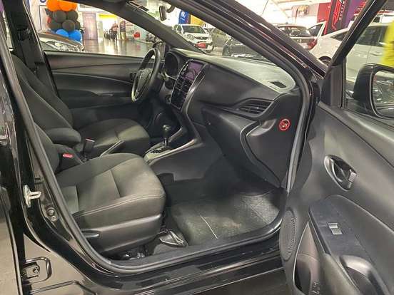 TOYOTA-YARIS-2024
