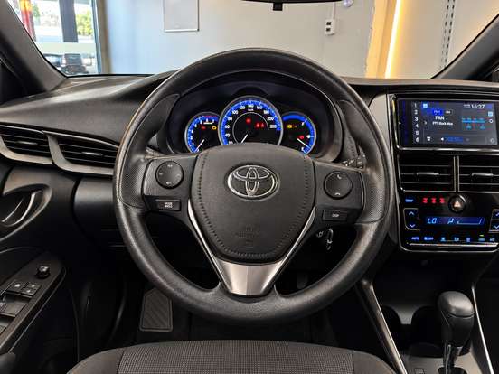 TOYOTA-YARIS-2024