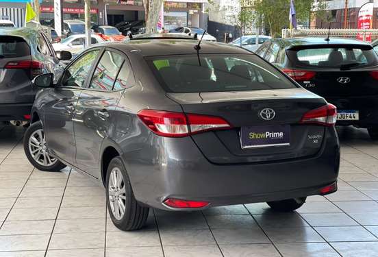 TOYOTA-YARIS-2021