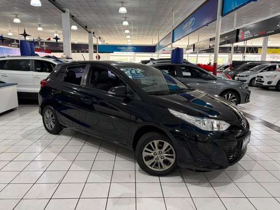 TOYOTA-YARIS-2021