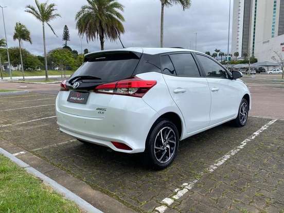 TOYOTA-YARIS-2022
