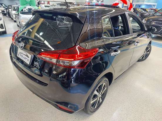 TOYOTA-YARIS-2019