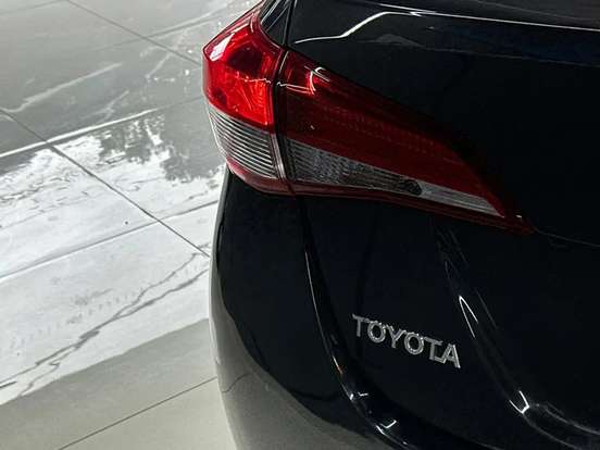 TOYOTA-YARIS-2020