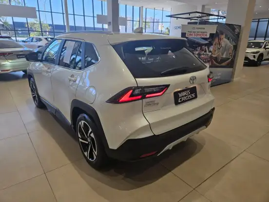TOYOTA-YARIS CROSS-2026