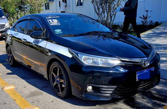 TOYOTA COROLLA 1.8 GLI UPPER 16V FLEX 4P AUTOMÁTICO