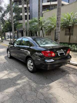 TOYOTA-COROLLA-2005