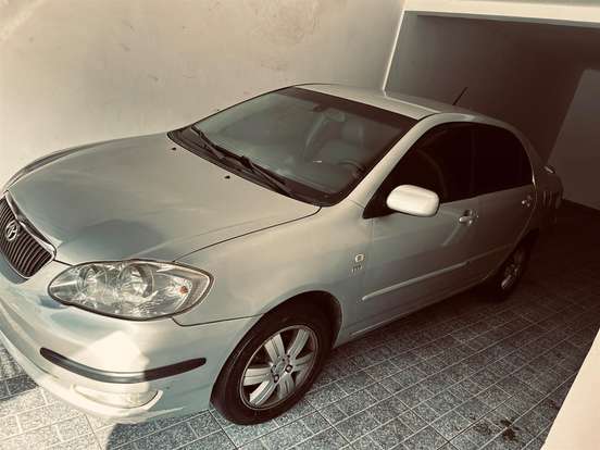 TOYOTA-COROLLA-2005