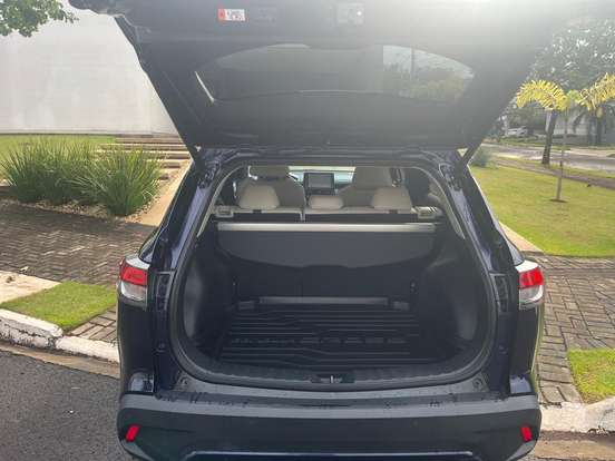 TOYOTA-COROLLA CROSS-2024