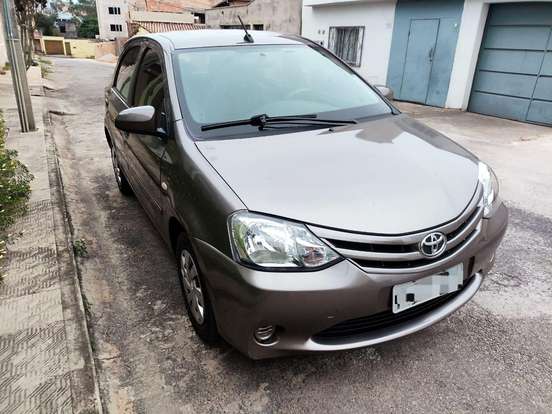TOYOTA-ETIOS-2016