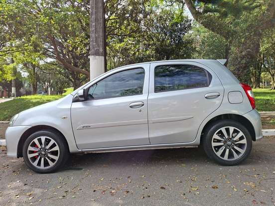 TOYOTA-ETIOS-1.3 X 16V FLEX 4P MANUAL TOYOTA-ETIOS-2017