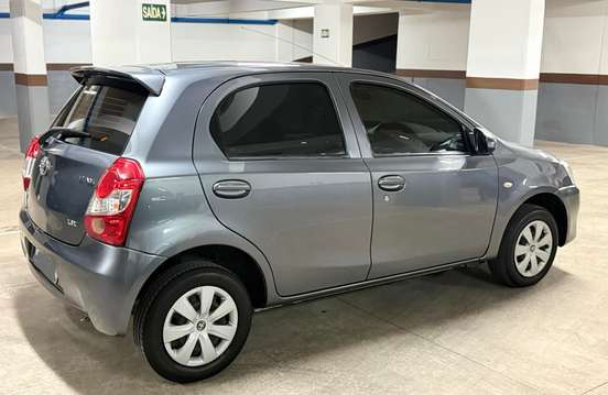 TOYOTA-ETIOS-2015