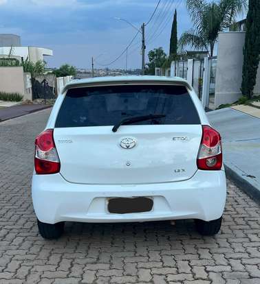 TOYOTA-ETIOS-1.3 X 16V FLEX 4P MANUAL TOYOTA-ETIOS-2015