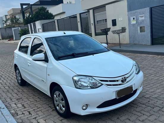 TOYOTA-ETIOS-1.3 X 16V FLEX 4P MANUAL TOYOTA-ETIOS-2015