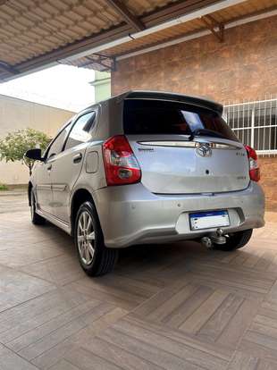 TOYOTA-ETIOS-2017