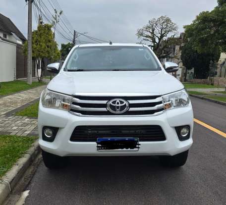 TOYOTA-HILUX-2015
