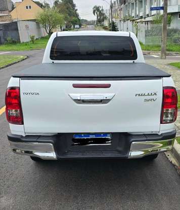 TOYOTA-HILUX-2015