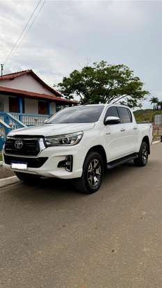 TOYOTA-HILUX-2018
