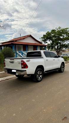 TOYOTA-HILUX-2018
