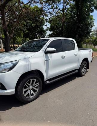 TOYOTA HILUX 2.8 STD 4X4 CD 16V DIESEL 4P MANUAL