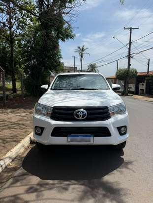 TOYOTA-HILUX-2018