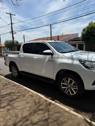 TOYOTA-HILUX-2018