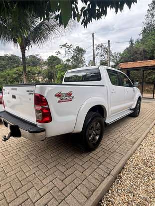TOYOTA-HILUX-3.0 SRV TOP 4X4 CD 16V TURBO INTERCOOLER DIESEL 4P AUTOMÁTICO TOYOTA-HILUX-2012