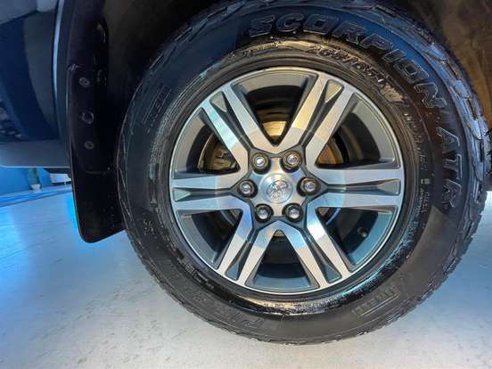 TOYOTA-HILUX SW4-2.7 SR 4X2 16V FLEX 4P AUTOMÁTICO TOYOTA-HILUX SW4-2016