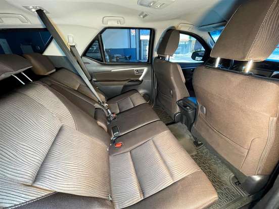 TOYOTA-HILUX SW4-2016