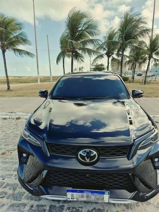 TOYOTA-HILUX SW4-2023