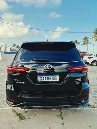 TOYOTA-HILUX SW4-2023