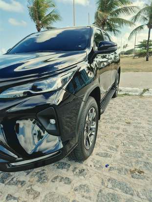 TOYOTA-HILUX SW4-2023