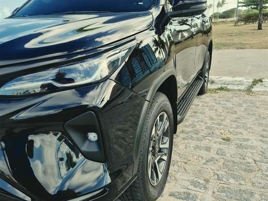TOYOTA-HILUX SW4-2.8 D-4D TURBO DIESEL SRX PLATINUM 7L 4X4 AUTOMÁTICO TOYOTA-HILUX SW4-2023