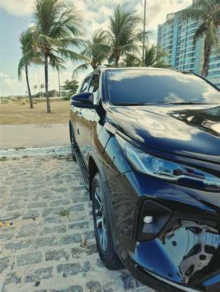 TOYOTA-HILUX SW4-2023