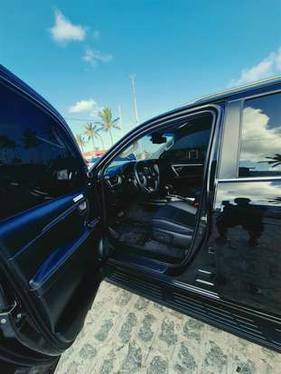 TOYOTA-HILUX SW4-2023