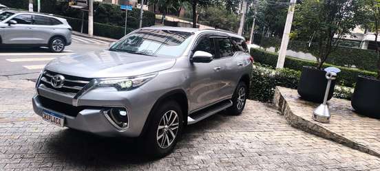 TOYOTA-HILUX SW4-2.8 SRX 4X4 16V TURBO INTERCOOLER DIESEL 4P AUTOMÁTICO TOYOTA-HILUX SW4-2018
