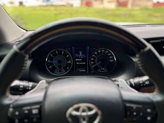 TOYOTA-HILUX SW4-2.8 SRX 4X4 7 LUGARES 16V TURBO INTERCOOLER DIESEL 4P AUTOMÁTICO TOYOTA-HILUX SW4-2016