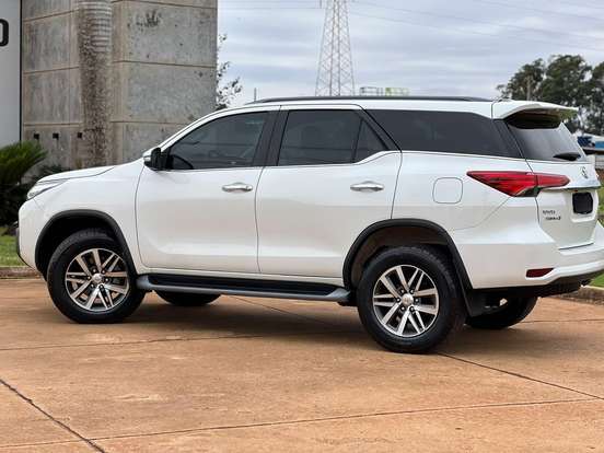 TOYOTA-HILUX SW4-2016