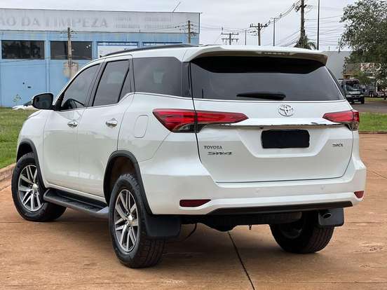 TOYOTA-HILUX SW4-2016
