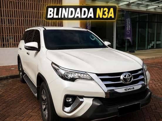 TOYOTA-HILUX SW4-2.8 SRX DIAMOND 4X4 7 LUGARES 16V TURBO INTERCOOLER DIESEL 4P AUTOMÁTICO TOYOTA-HILUX SW4-2019