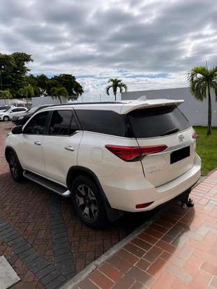 TOYOTA-HILUX SW4-2019